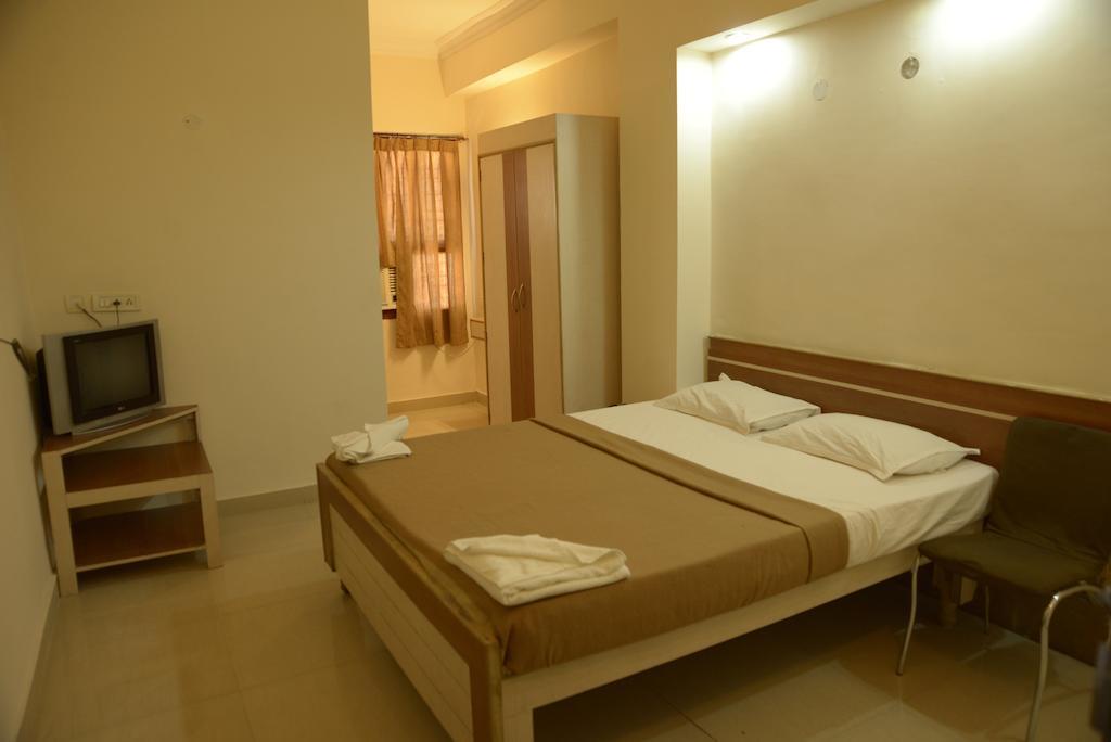 Hotel Sri Sai Krupa Хайдарабад Номер фото