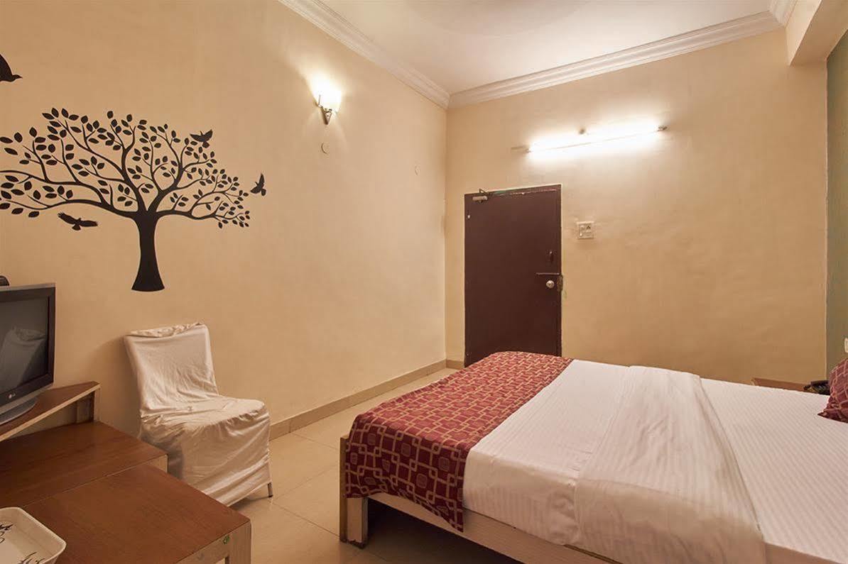 Hotel Sri Sai Krupa Хайдарабад Экстерьер фото