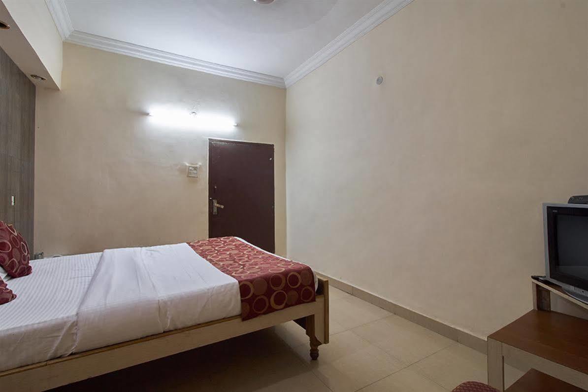 Hotel Sri Sai Krupa Хайдарабад Экстерьер фото